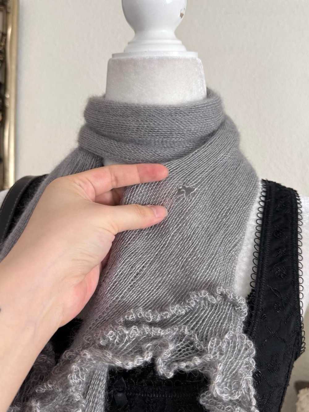 BNWT fairy grunge boho whimsical grey ruffled mohair scarf - Picture 4 of 5